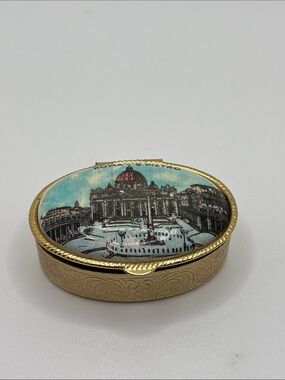 Vintage Italian Pillbox Gold Tone Oval  Box Painted Italian Cityscape Lid